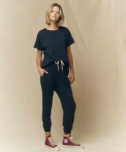 Threadsanctuary.shop166730bc00 3