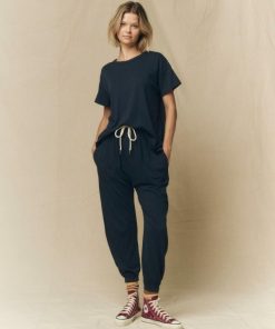 Threadsanctuary.shop166730bc00 4