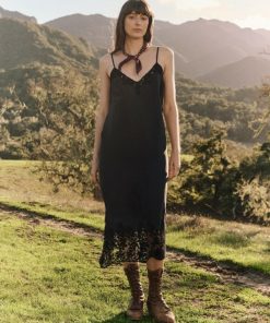 Threadsanctuary.shope23c04a02d 3